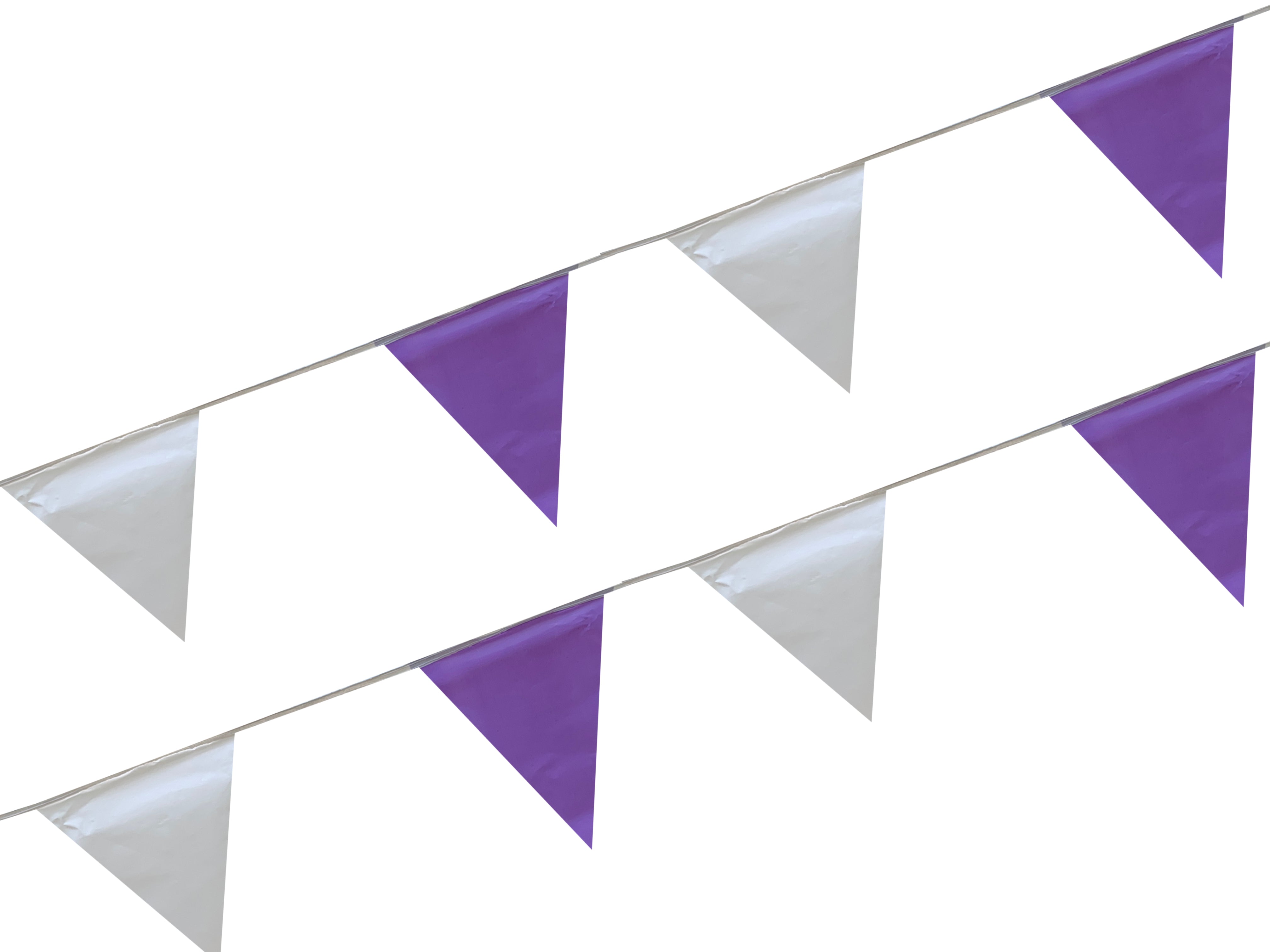 Tira de banderines triangulares colores morado y blanco, fabricados en polietileno resistente con guía de rafia blanca. Perfectos para decoración en eventos, fiestas y celebraciones Tira de banderines triangulares colores morado y blanco, fabricados en polietileno resistente con guía de rafia blanca. Perfectos para decoración en eventos, fiestas y celebraciones